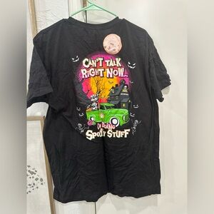 Bucee’s black Halloween glow in the dark tee.